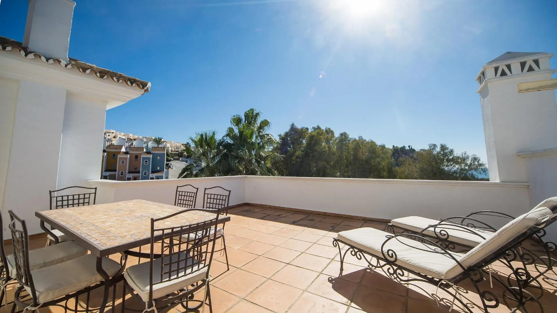 Casares Real J6 아파트 0*,