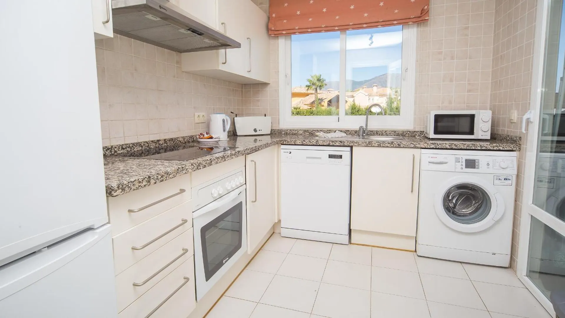 Casares Real J6 아파트